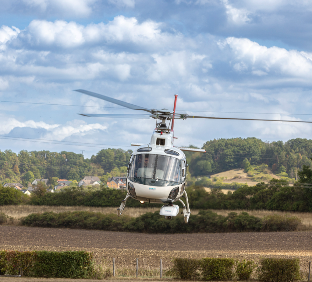 Helicopter inspection mission with belly-mounted multi-sensor acquisition pod